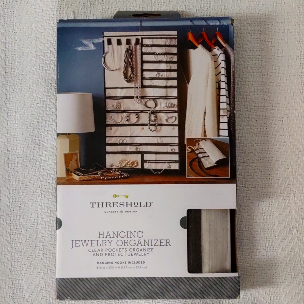 Jewelry organizer, hanging. New in packaging.